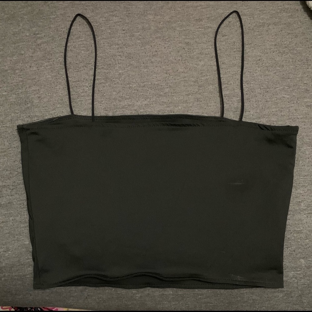 BLACK CROP TOP